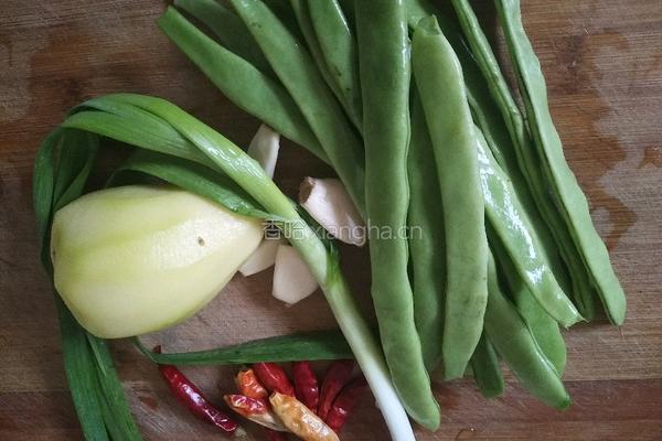 豆角土豆焖面的做法图解1