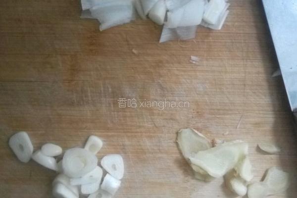 炖鲤鱼的做法图解2