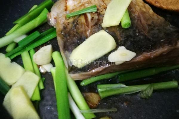 红烧草鱼腹的做法图解3