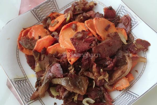 牛肉炒胡萝卜的做法图解6
