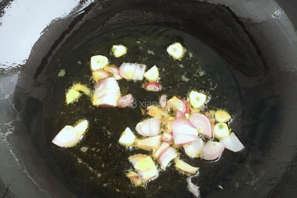 牛肉炒胡萝卜的做法图解3