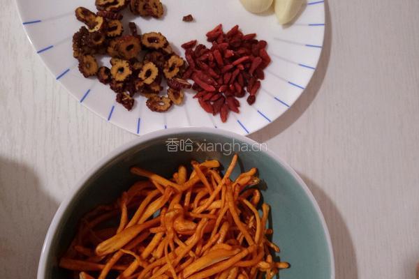 虫草枸杞鸽子汤的做法图解1