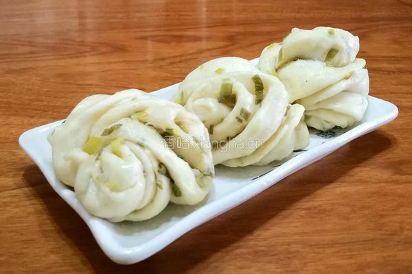葱花油卷馍的做法图解1