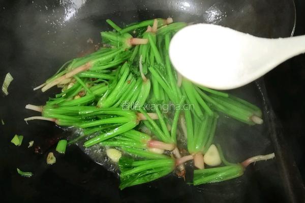 烧菠菜根的做法图解5