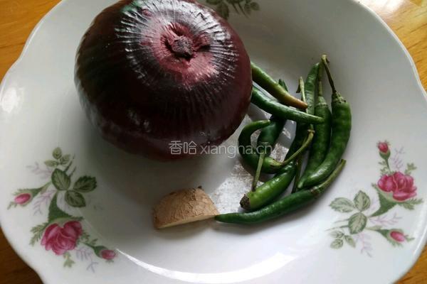 凉拌洋葱的做法图解1