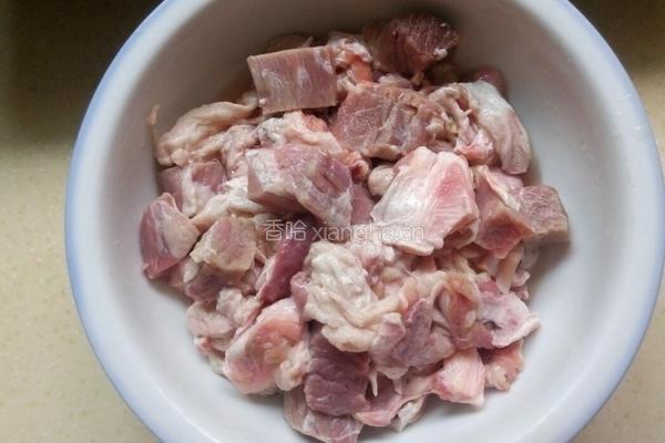 筋牛肉（煮火锅用）的做法图解1
