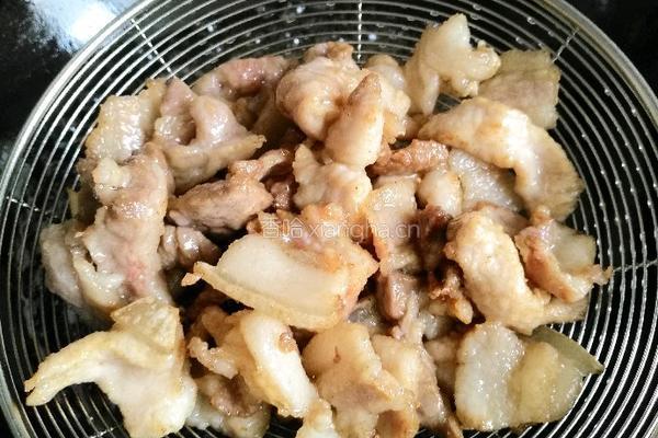 香菇黑木耳炒肉片的做法图解5
