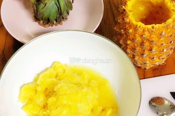 傣家菠萝饭的做法图解1