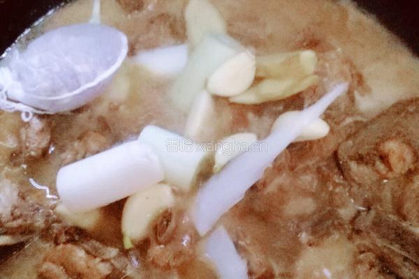 栗子土豆烧排骨的做法图解5