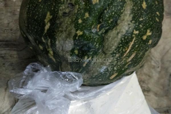 南瓜豆腐汤的做法图解1