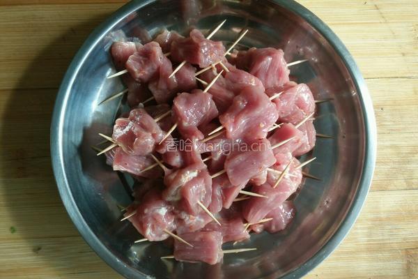 牙签肉的做法图解2