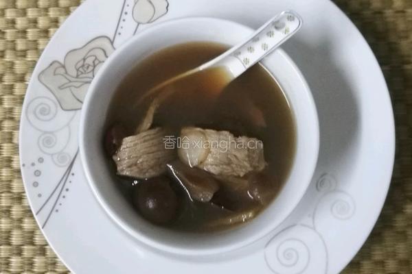 红枣花旗参桂圆瘦肉汤的做法图解4