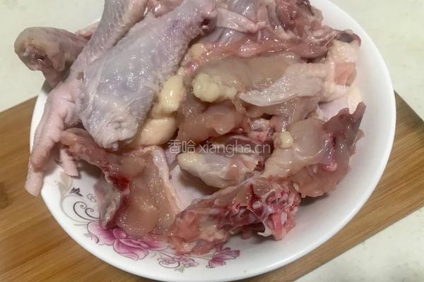 小鸡炖蘑菇粉条的做法图解1