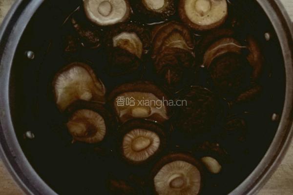 香菇酿肉的做法图解1