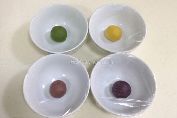 四色螺旋蛋黄酥的做法图解8