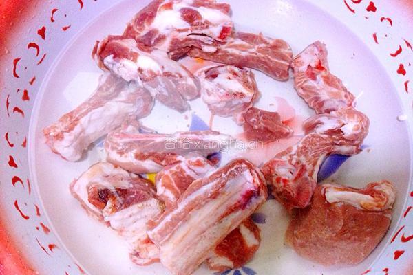 手抓排骨的做法图解1