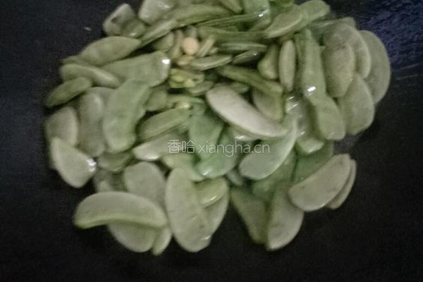 蒜蓉炒扁豆的做法图解2