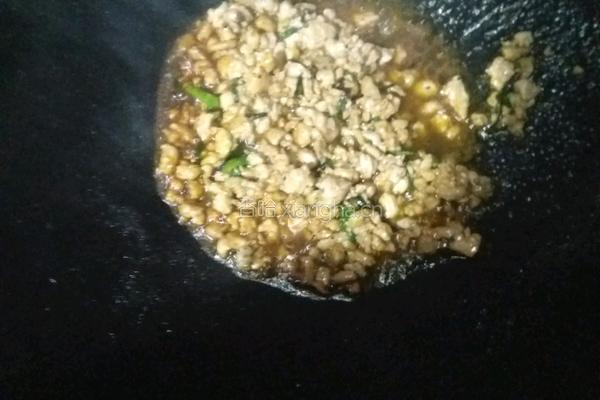 肉沫蒸豆腐的做法图解2