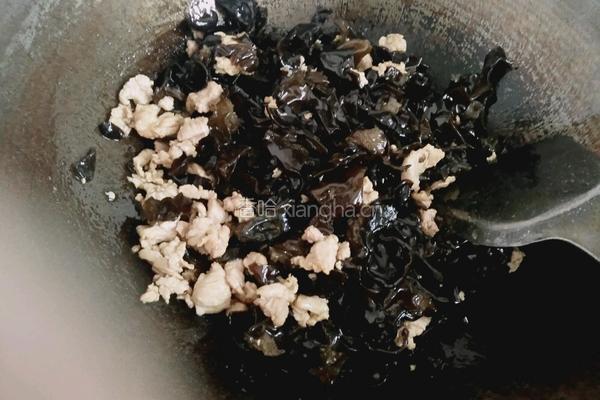 木耳炒瘦肉的做法图解8