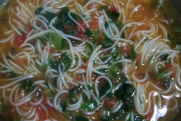 西红柿骨汤青菜面