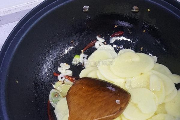 酸辣土豆片的做法图解5