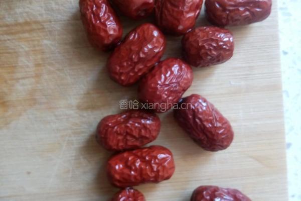 红枣花生红小豆汤的做法图解3