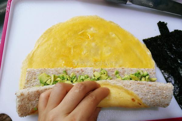 全麦牛油果蛋卷（减脂餐）的做法图解3