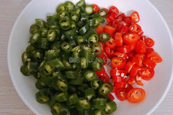 农家小炒肉的做法图解1