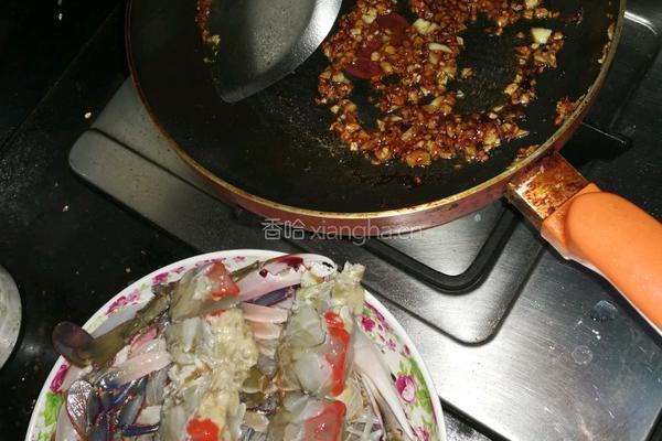 螃蟹蒸粉丝的做法图解3