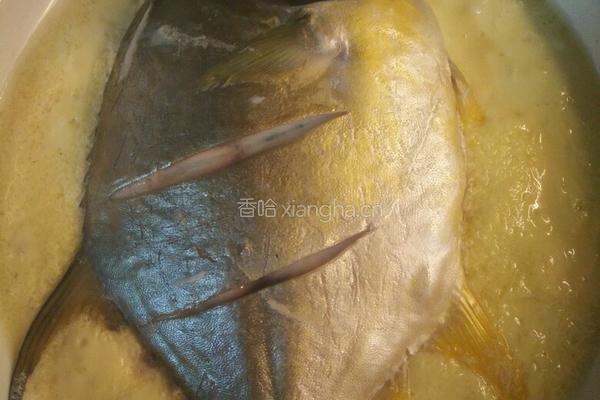 蛋羹蒸鲳鱼的做法图解3