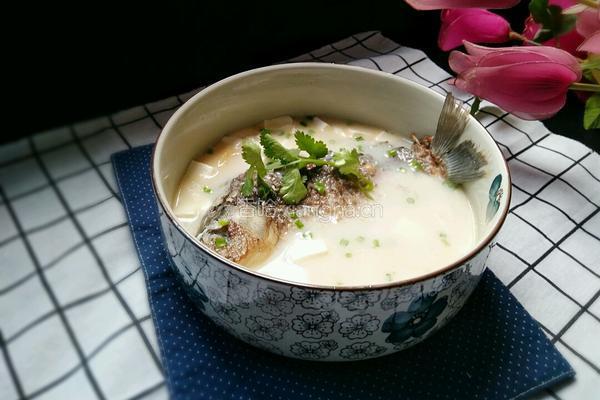 鲫鱼豆腐汤的做法图解10