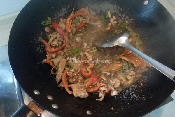 快炒天鹅蛋蚬子肉的做法图解5