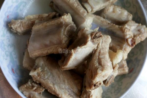 萝卜排骨汤的做法图解2