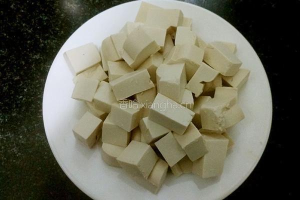 虾仁豆腐的做法图解2