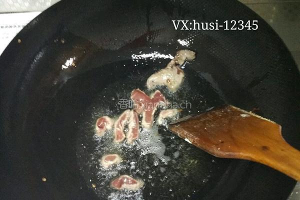 蒜苔小炒肉的做法图解1