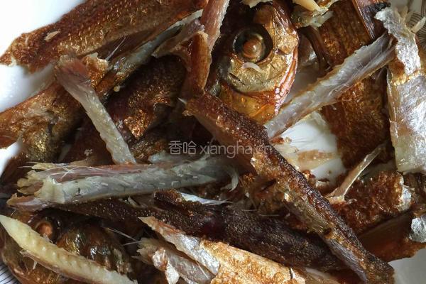 手撕翘嘴鱼的做法图解3