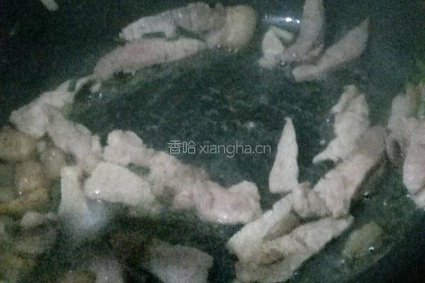蒜叶炒肉的做法图解5