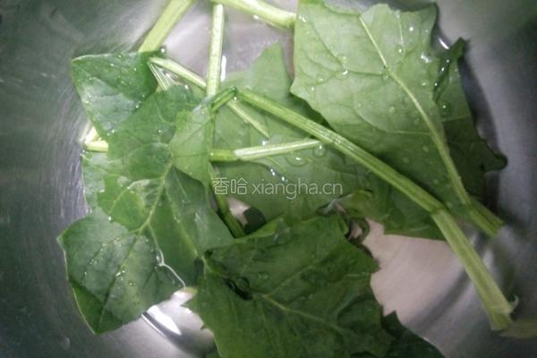 牛肉菠菜汤的做法图解1