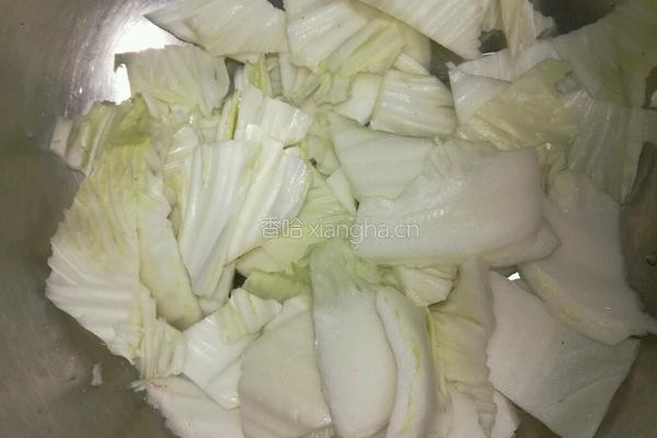 醋溜白菜的做法图解1
