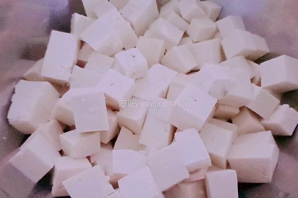 雪里红炖豆腐的做法图解2