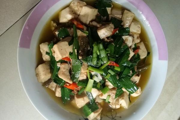 蒜苗焖豆腐的做法图解7