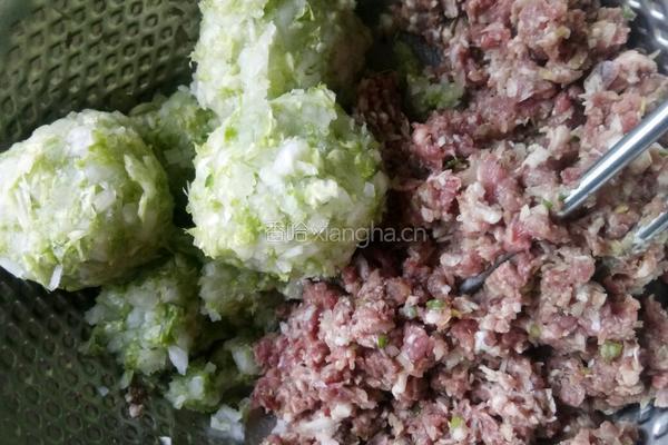 牛肉白菜馅饺子的做法图解7