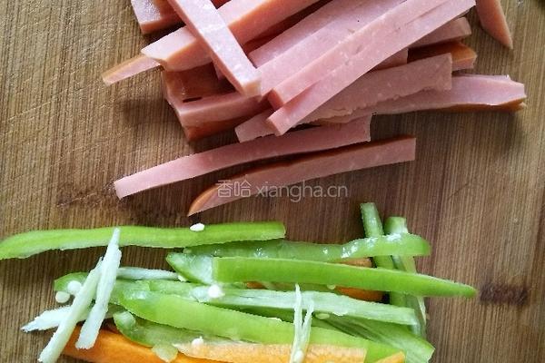 萝卜梗炒火腿肠的做法图解4