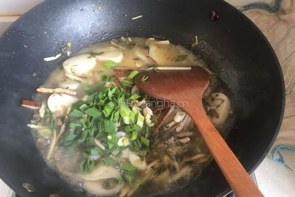 雪菜肉丝汤年糕的做法图解13