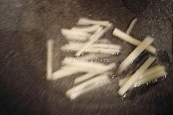 清炒蟹脚肉的做法图解2