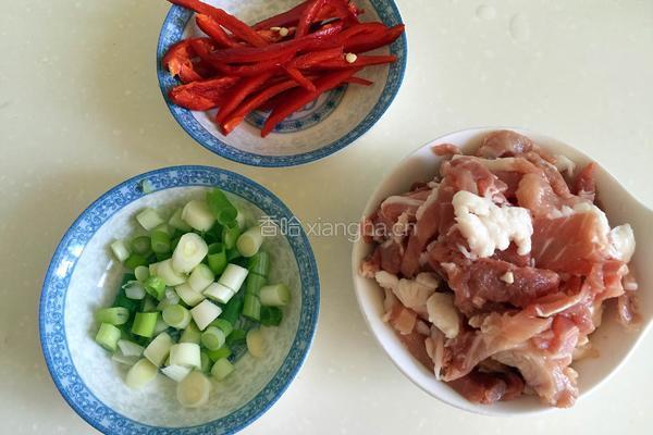 猪耳朵豆角丝炒肉的做法图解4