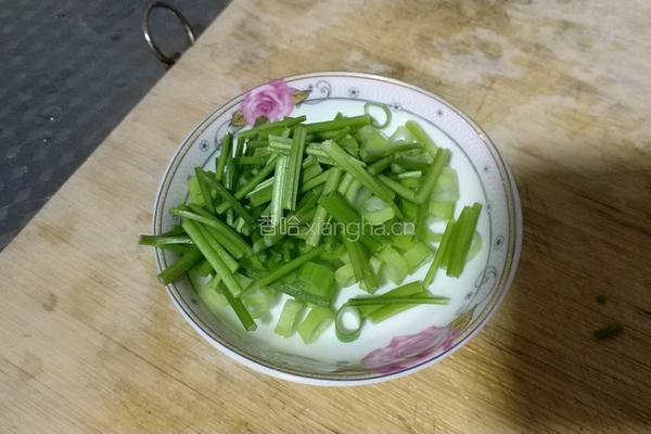 广式腊肠煲仔饭的做法图解7