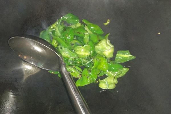 螺丝椒炒五花肉的做法图解5