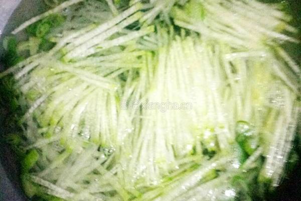 萝卜丝汆羊肉丸子的做法图解2