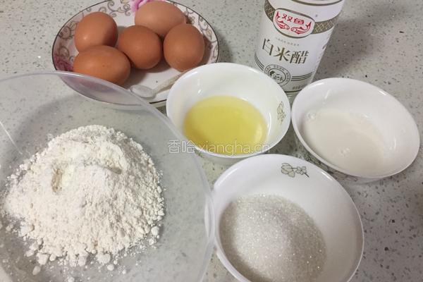 戚风蛋糕8寸的做法图解1